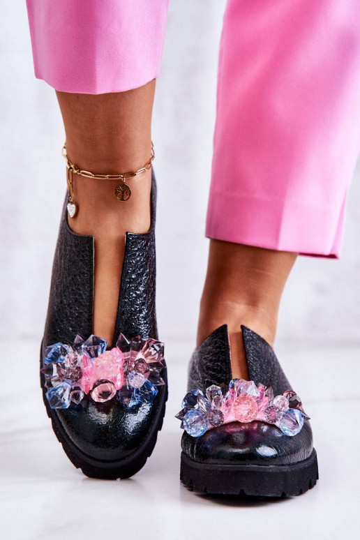 Eleganta stila apavi ar ornamentiem...