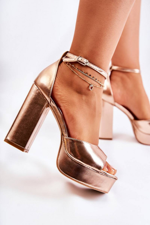 stilīgas sandales Zelta krāsas Besso