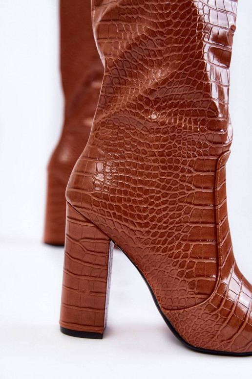 Stilīgasrnas garie zābaki ar papēdi...