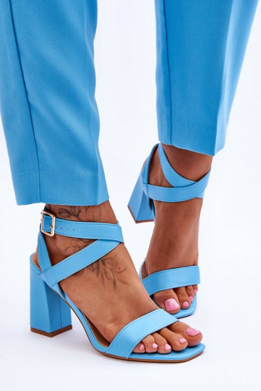 Eleganta stila sandales ar papēdi...