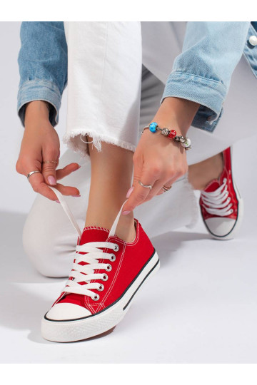 sarkanas krāsas kurpes...