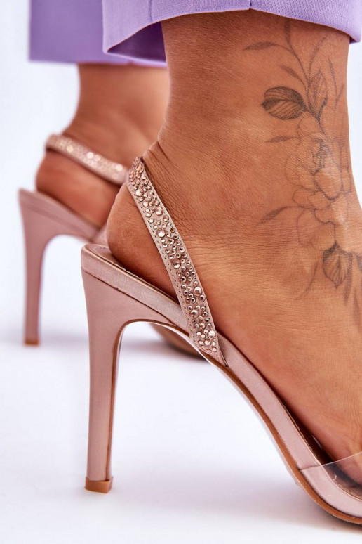 Eleganta stila sandales ar papēdi...