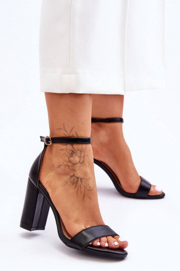 Sandales ar papēdi melnas... 2