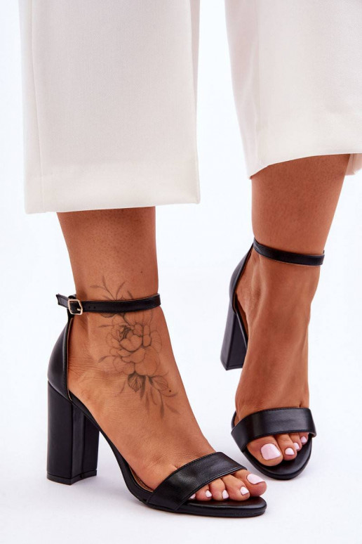 Sandales ar papēdi melnas krāsas