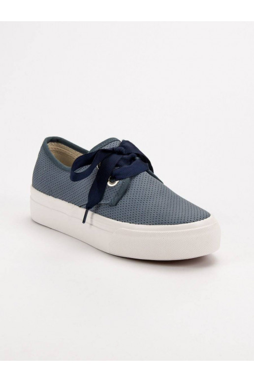 brīvā laika apavi ar lenšu šņorēm...