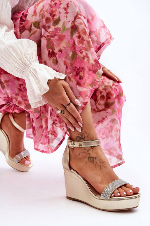 Stilīgasrnas ar platformus basenes...