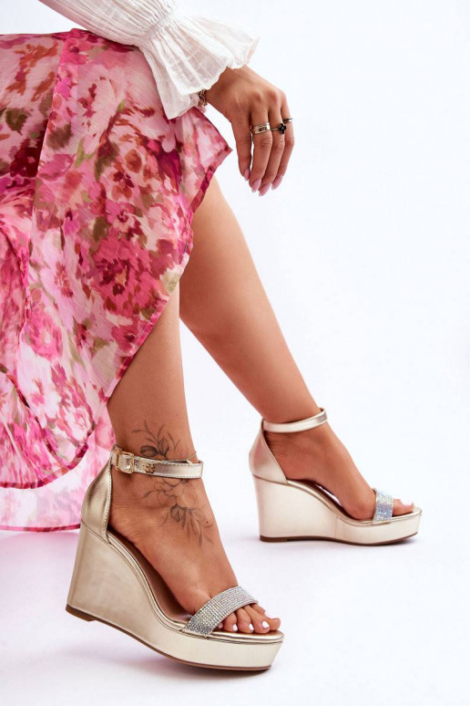 Stilīgasrnas ar platformus basenes...