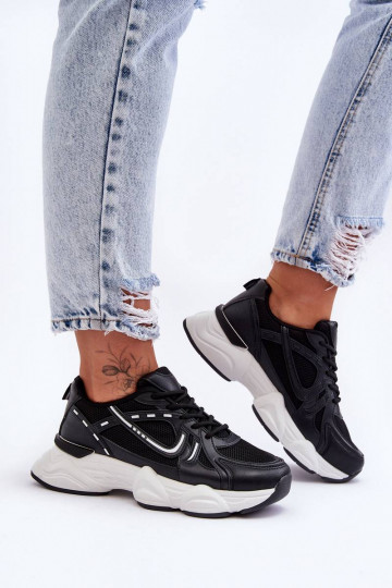 Sporta apavi melnas krāsas...