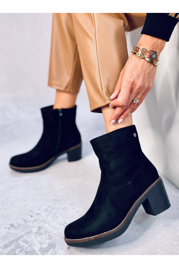 Kurpes ar gumijas papēdi...