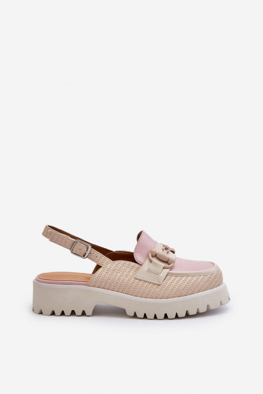 Sieviešu basenes ar platiem papēžiem...