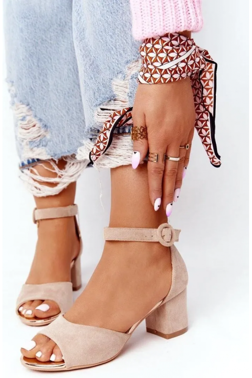 Sieviešu basenes ar papēdi Vinceza...