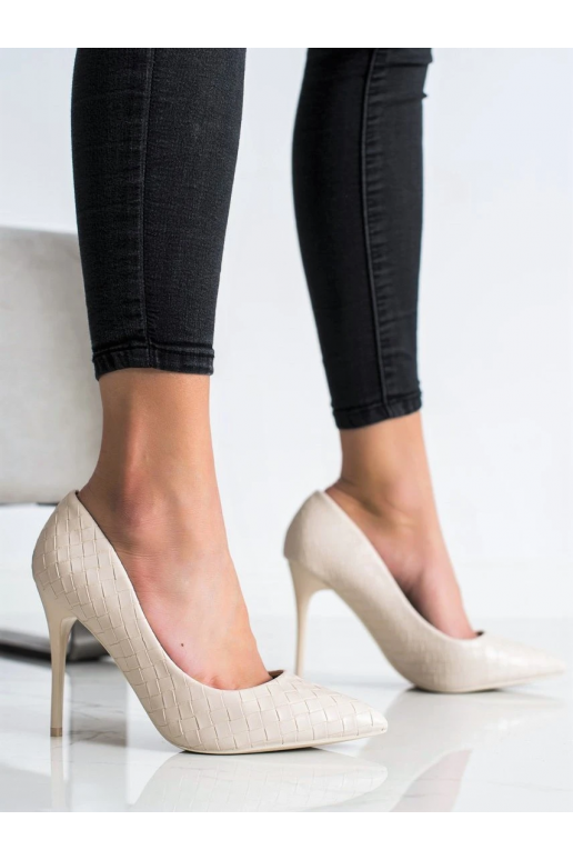 augstpapēžu kurpes