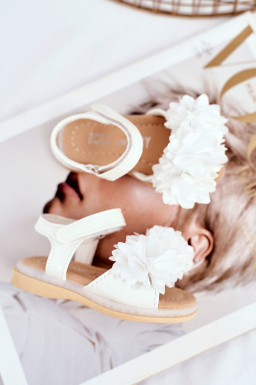 Bērnu sandales ar ziediem baltā krāsā