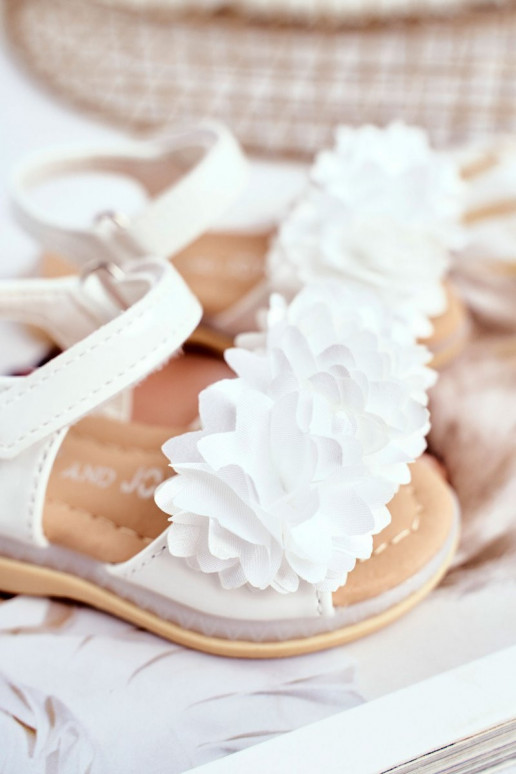 Bērnu sandales ar ziediem baltā krāsā