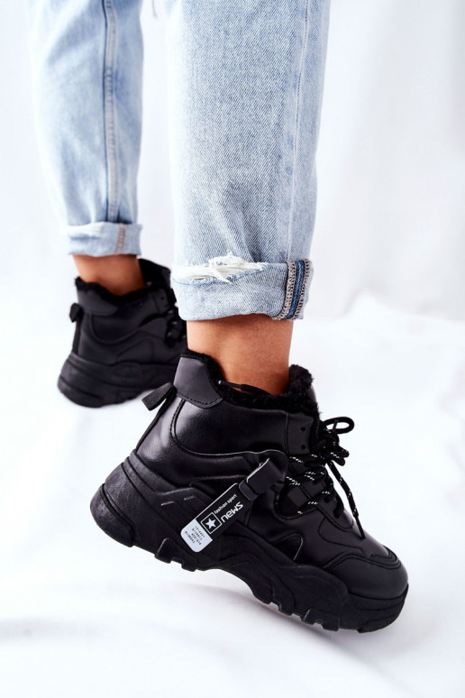 Sievišķīgs siltināti Sneakers modeļa...