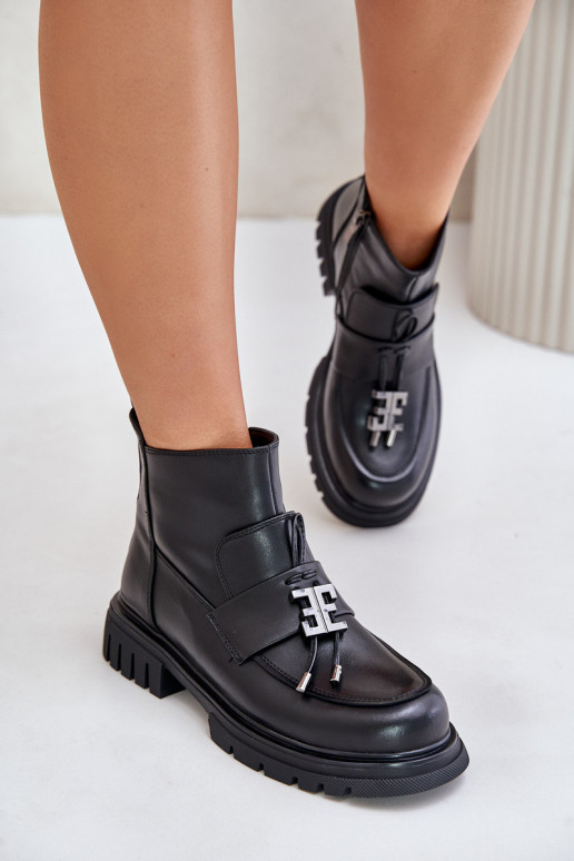 Ādas zābaki ar ornamentiem siltināti...