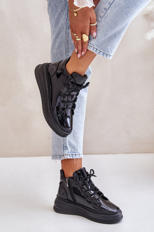 Artiker MELNI AR LAKA EFEKTU