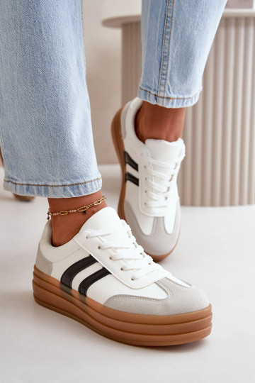 Sneakers modeļa apavi...