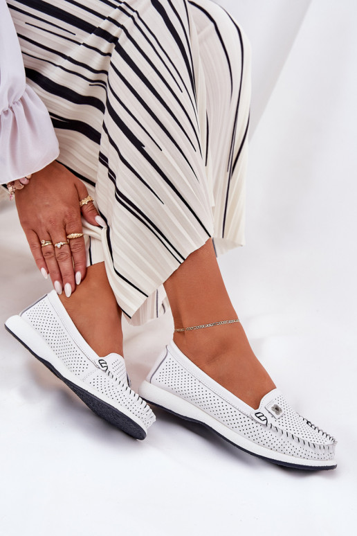 Baltas ādas sieviešu mokasīns...