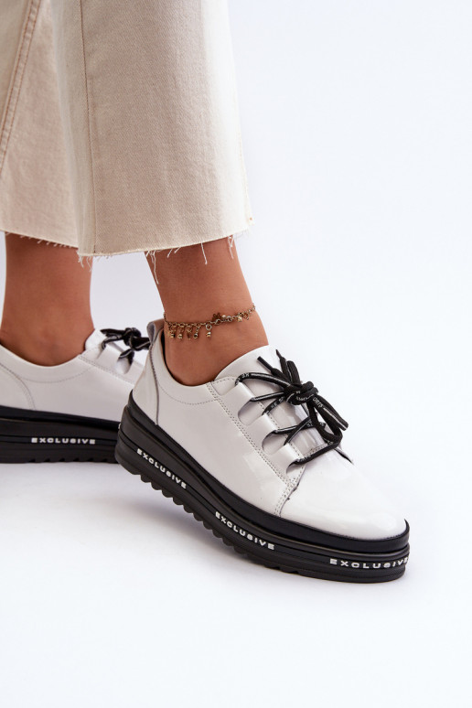 Baltas krāsas sneakers ar platformu un lakotu efektu, S.Barski LR592B