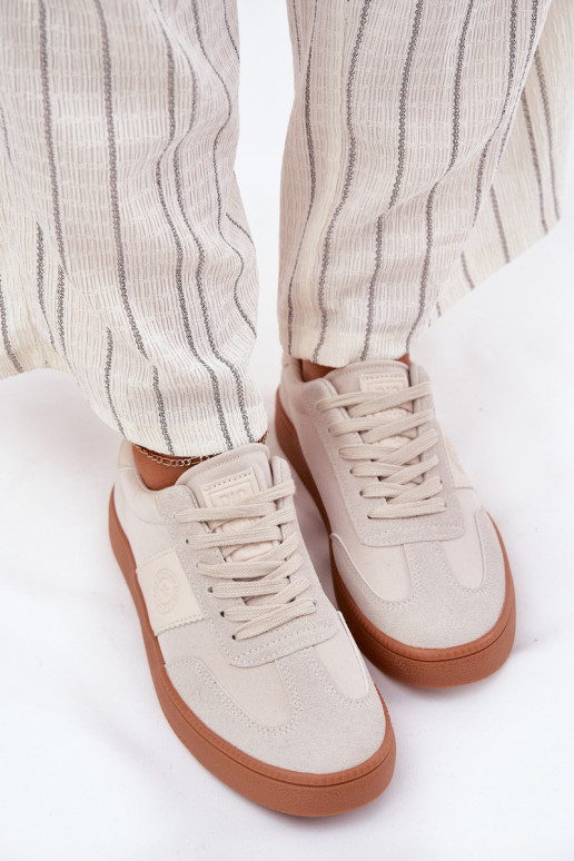 Smilšu krāsas sporta stila sieviešu...