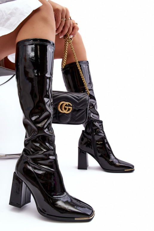 Sieviešu garie zābaki uz papēža...