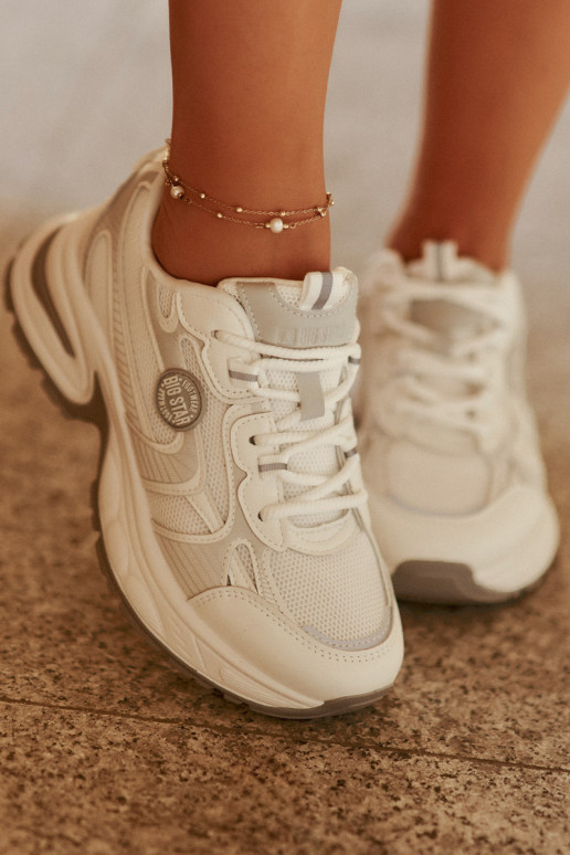 Baltas sieviešu sporta stila kurpes...