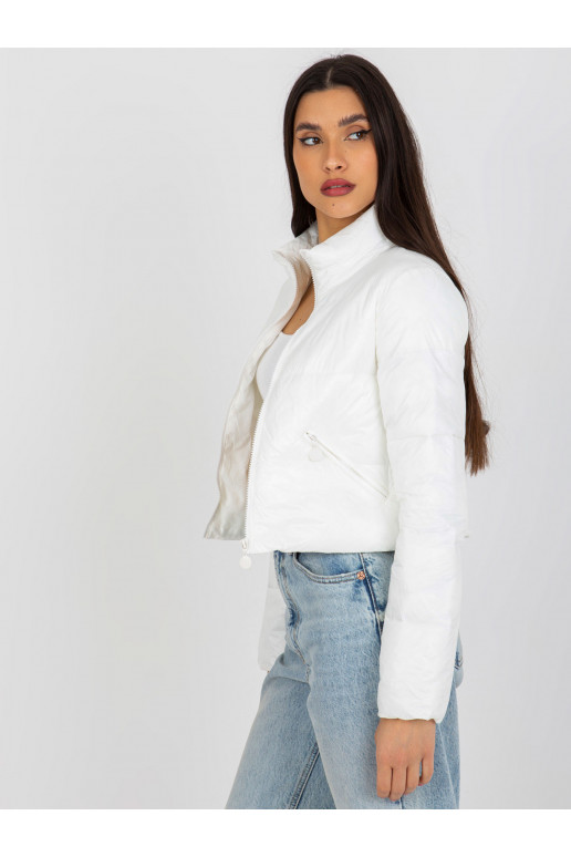 Ecru īsa pārejas stepēta jaka ar kabatām