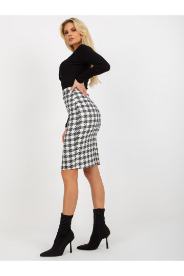 Melnbalti Tvīda rūtaini... 2