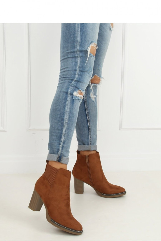 Zābaciņi ar papēžiem Inello