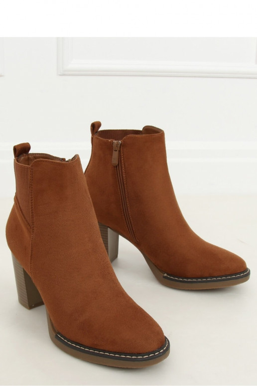 Zābaciņi ar papēžiem Inello