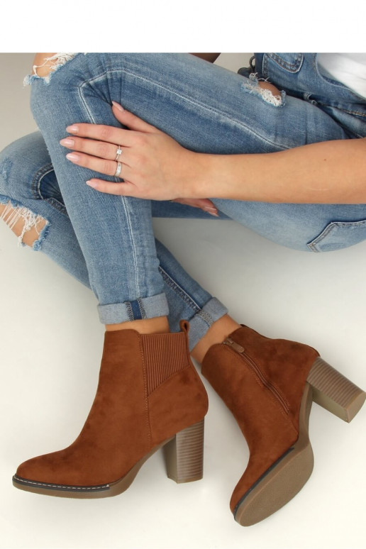 Zābaciņi ar papēžiem Inello