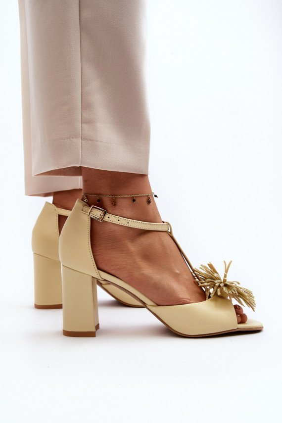 sandales Āda ar papēdi ar ornamentiem Laura Messi 2758 smilšu krāsas