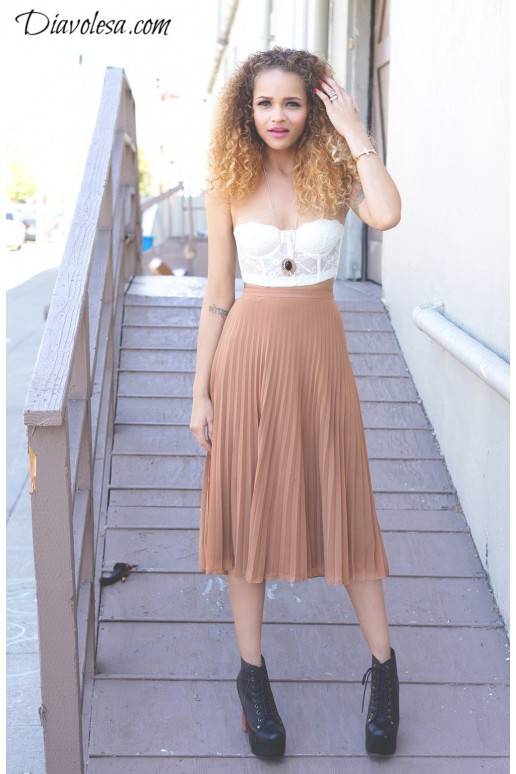 Aukso spalvos apyrankė su kryžiumi