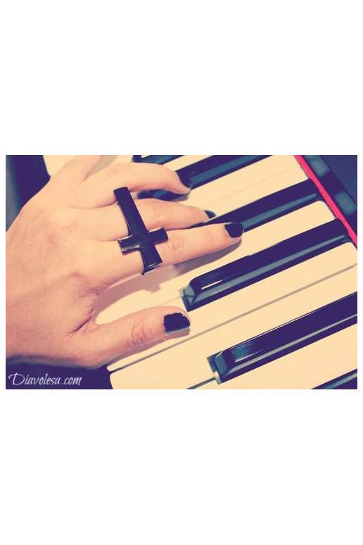 Žiedas su kryželiu