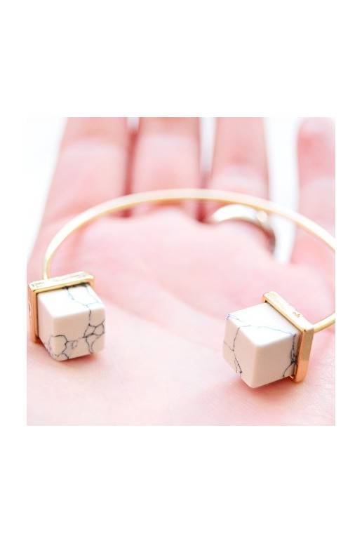 APROCE "Minimalist White Marble Cuff Bracelet"