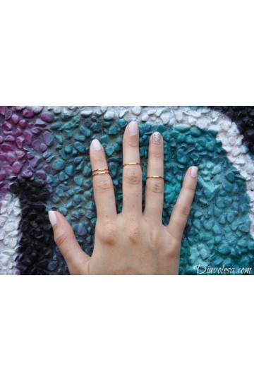 5 plonų žiedų komplektas aukso spalvos 2