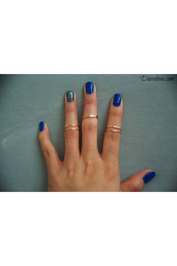 5 plonų žiedų komplektas aukso spalvos