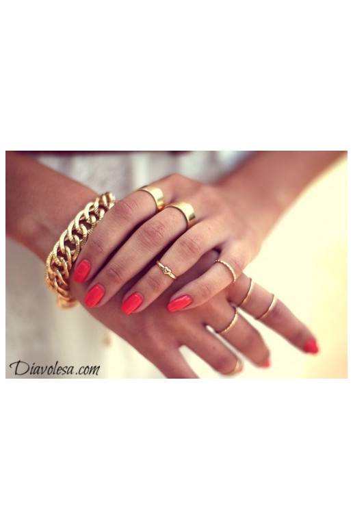 5 plonų žiedų komplektas aukso spalvos