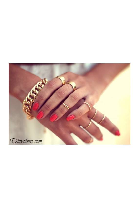 5 plonų žiedų komplektas aukso spalvos