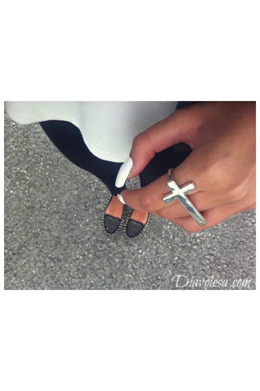 Žiedas su kryželiu