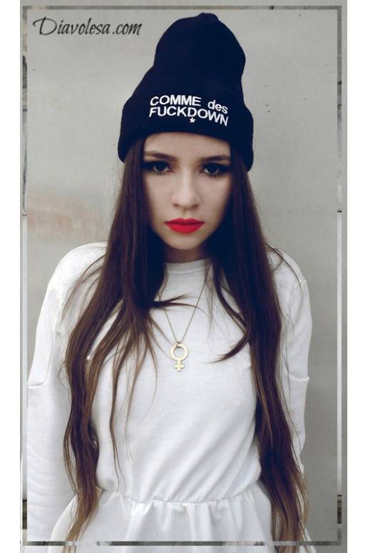 "Beanie" kepurė su užrašu