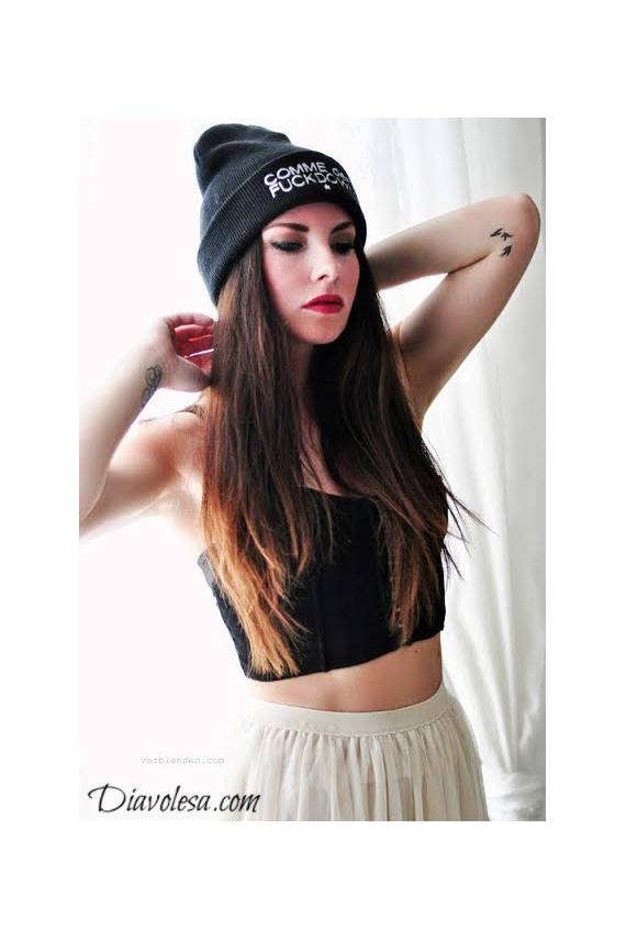 "Beanie" kepurė su užrašu