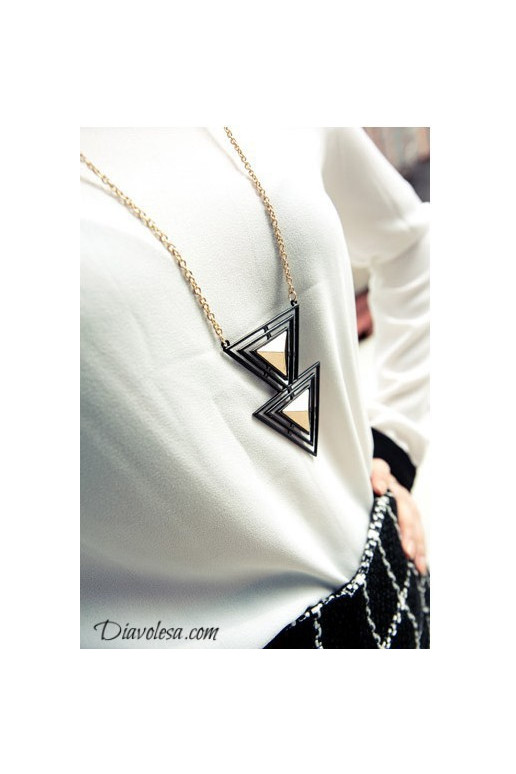 Kaklo papuošalas "Triangle"