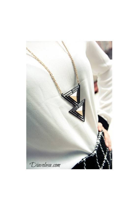 Kaklo papuošalas "Triangle"