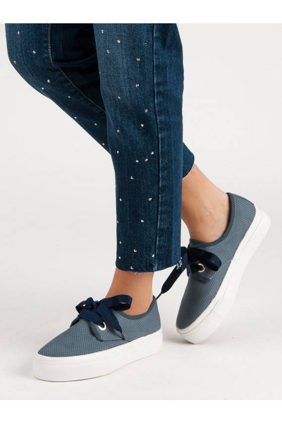 brīvā laika apavi ar lenšu šņorēm