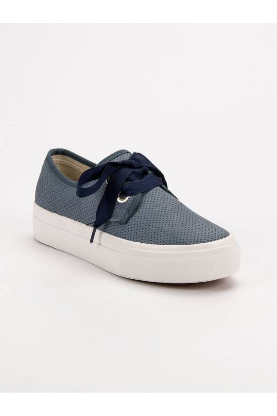 brīvā laika apavi ar lenšu šņorēm