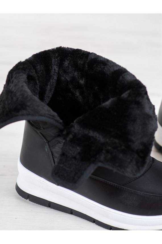 Melnas krāsas sniega apavi ar lipīgām aizdarēm 