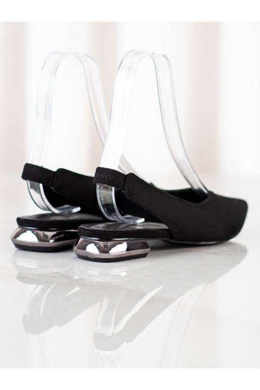 Ievelkami melnas krāsas Kurpes  Ievelkami melnas krāsas Kurpes