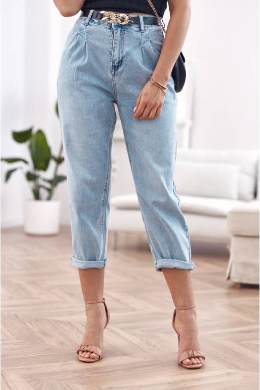 Gaiši zilse džinsi  ar siksnu